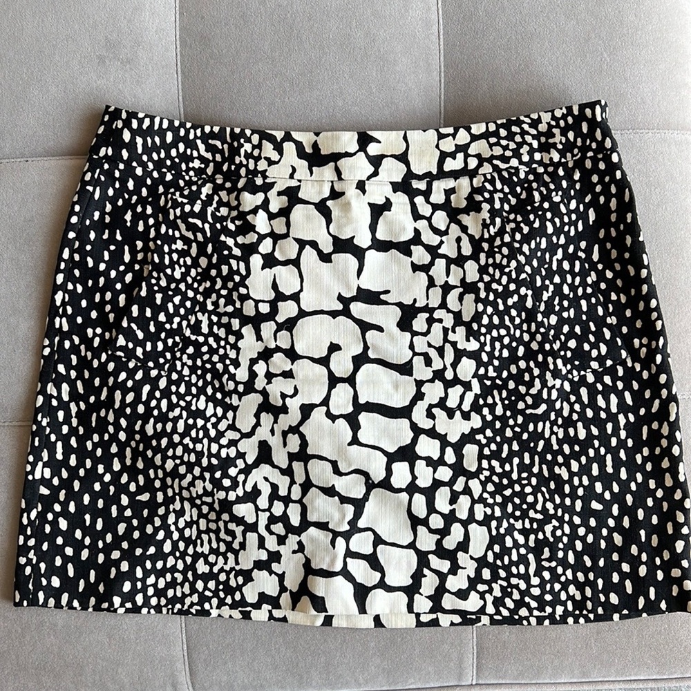 J. Crew Black & White Python Print Mini Skirt (Si… - image 2